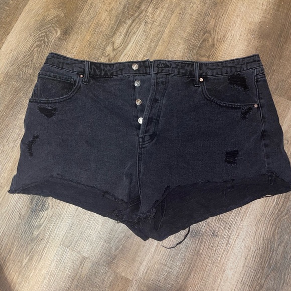 BRAND NEW Womens Jean shorts - Picture 1 of 3